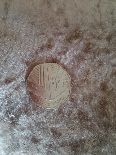 Rare royal shield - rare, 50p
